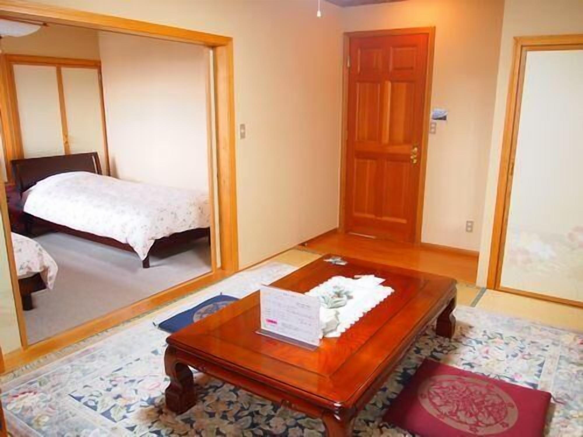 Petit Hotel Corinthian Rebun Eksteriør billede